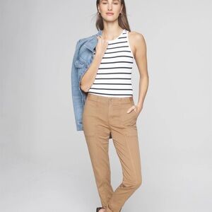 WHBM mid-rise pret-a-pedi straight crop pants Pink. Size 12.